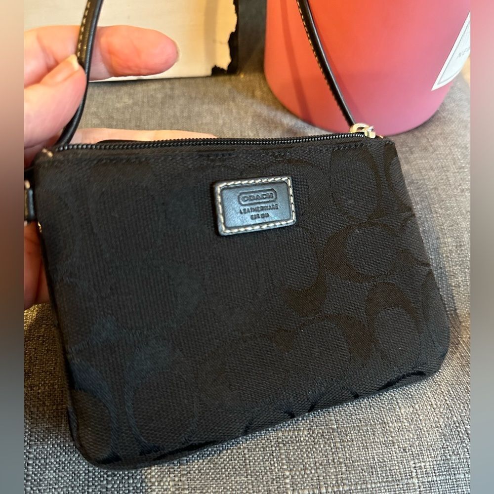 COACH HAMPTONS SLG WRISTLET 2010 BLACK SIGNATURE & LEATHER NICKEL HARDWARE NWOT - Picture 4 of 6